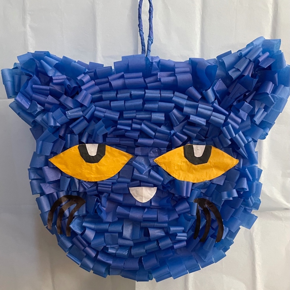Pete the Cat Piñata Head
